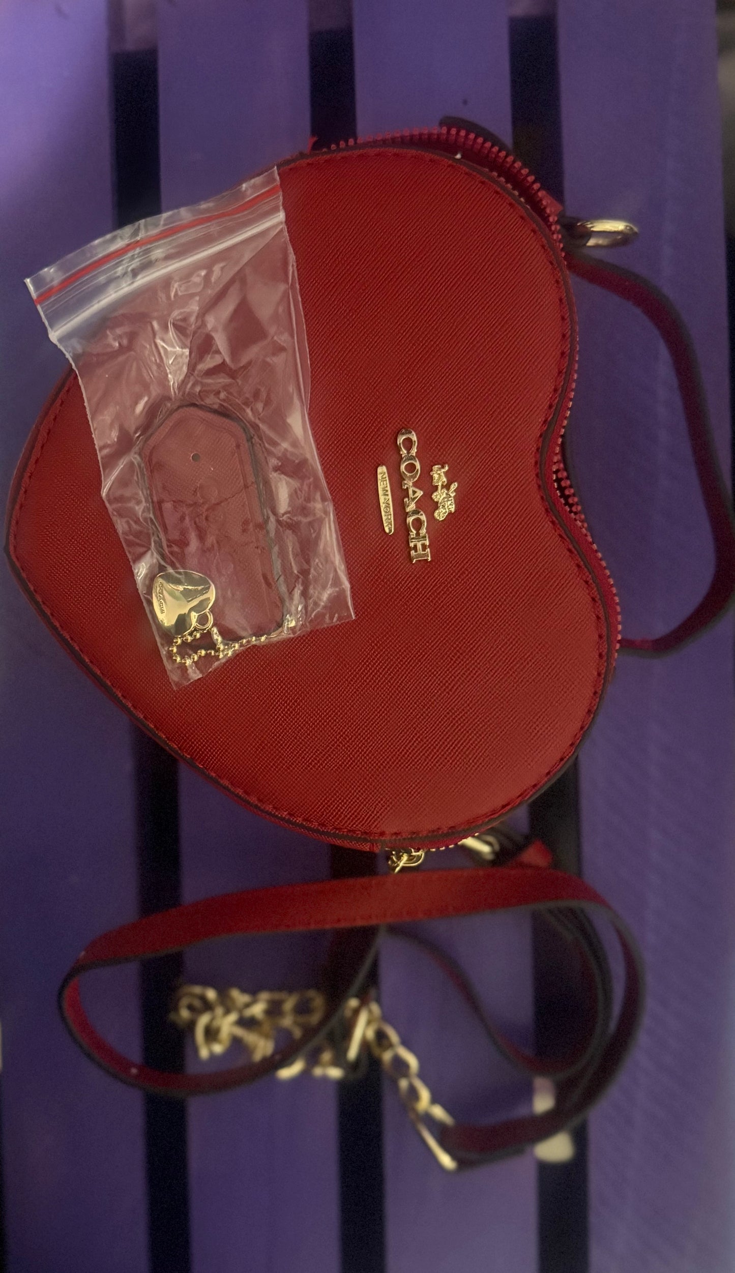 ❤️ Bolso Coach Rojo en Forma de Corazón