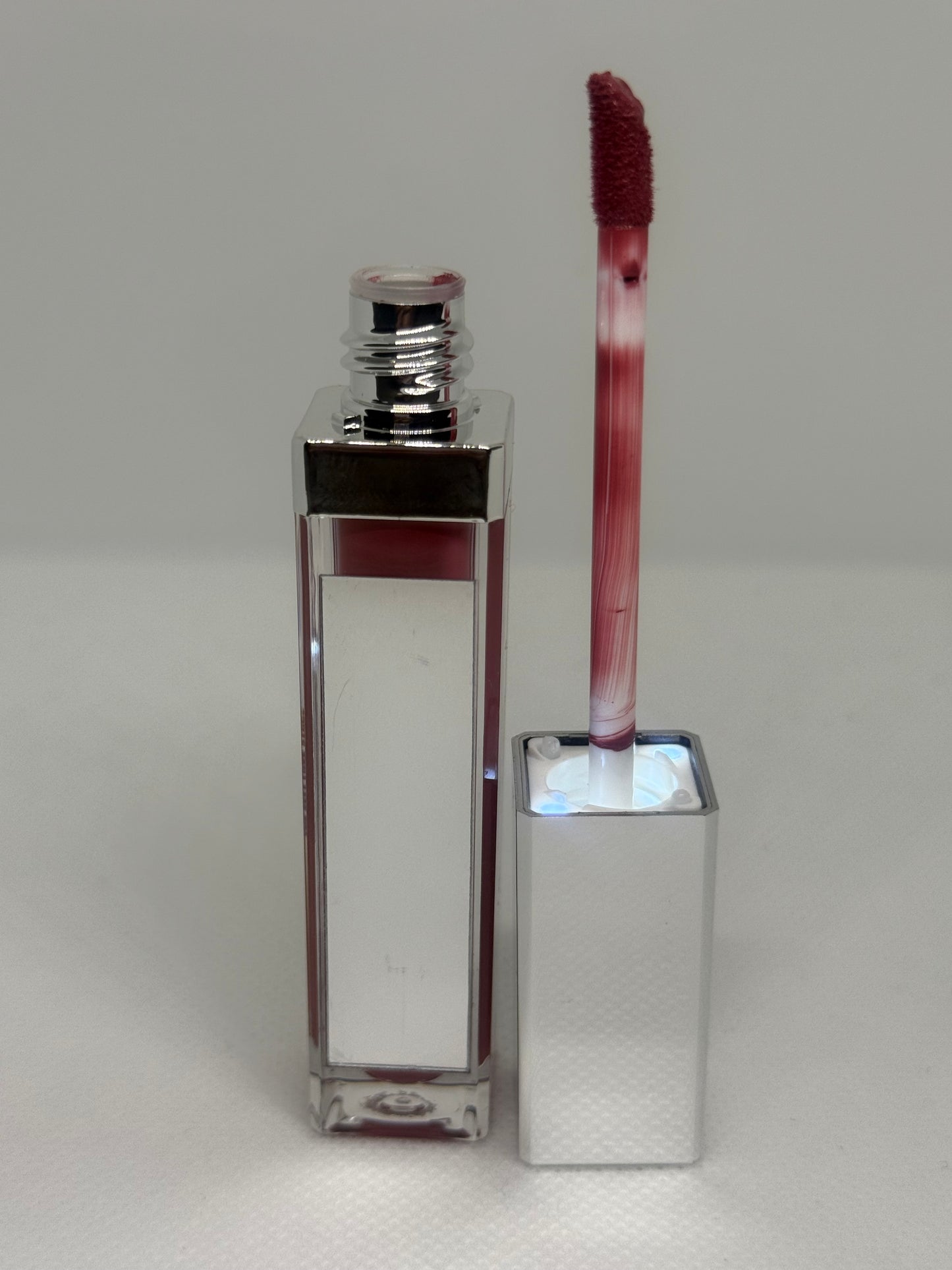 💄 Icon – Lip Gloss con Luz y Espejo