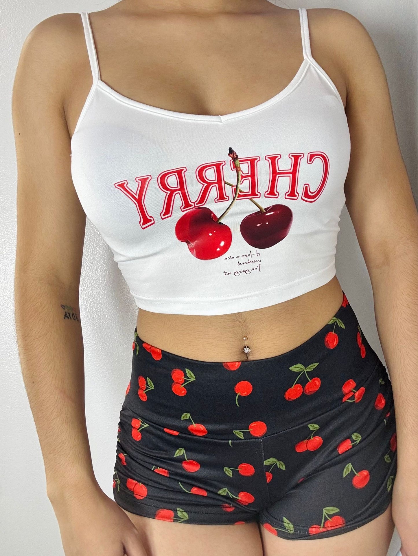 Top Blanco “CHERRY” – Estilo Coquette Retro